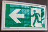 Ramka ze znakiem- Wyjście ewakuacyjne w lewo