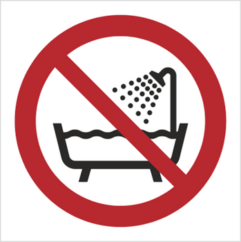 Znak zakaz używania urządzenia w wannie, pod prysznicem i zbiornikach wypełnionych wodą na Folii Samoprzylepnej (P26) (ISO 7010)