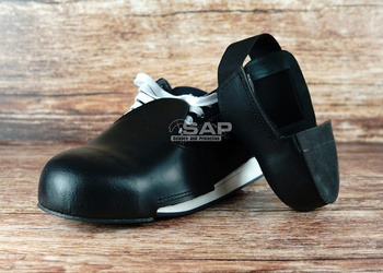 Nakładki ochronne na obuwie ze stalowym podnoskiem