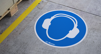 Nakaz używania ochrony słuchu (znak podłogowy) (M003-F)