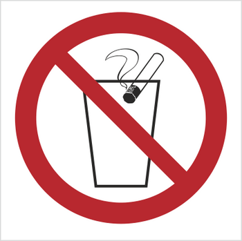 Znak Zakaz wyrzucania niedopałków do kosza na Folii Samoprzylepnej (648)