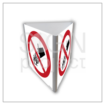 Znak BA803 Zakaz gaszenia wodą (3D dościenny)