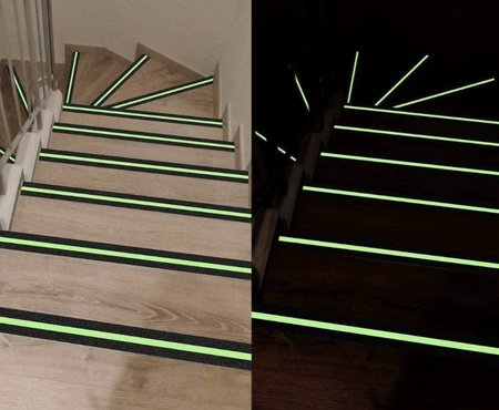 Taśma antypoślizgowa czarna z paskiem fotoluminescencyjnym 50mm x 18m