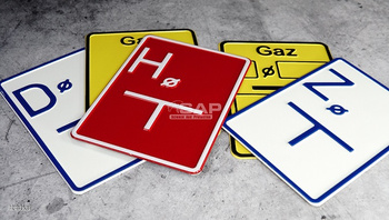Znak tabliczka orientacyjna dla zasuwy na połączeniu z aluminium
