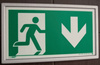 Ramka ze znakiem- Wyjście ewakuacyjne lewostronne w dół