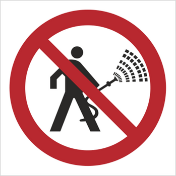 Znak Urządzenie pod napięciem. Zakaz polewania wodą na Folii Samoprzylepnej (620)