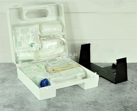 Apteczka pierwszej pomocy BDR  DIN 13164 + ustnik z wieszakiem