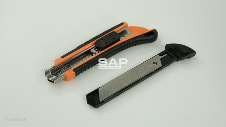 Nóż, nożyk z ostrzem łamanym 3L