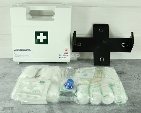 Apteczka pierwszej pomocy BDR  DIN 13164 + ustnik z wieszakiem