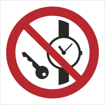 Znak zakaz wstępu z przedmiotami metalowymi i zegarkami (P08) (ISO 7010)