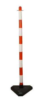 Słupek do łańcucha biało-czerwony 130 cm podstawa plastikowa trójkątna